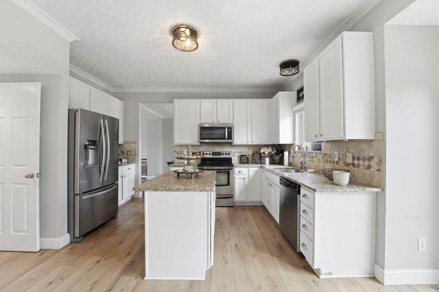 6895 Kellogg Drive, Powell, OH 43065