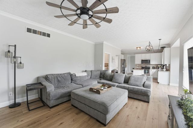 6895 Kellogg Drive, Powell, OH 43065