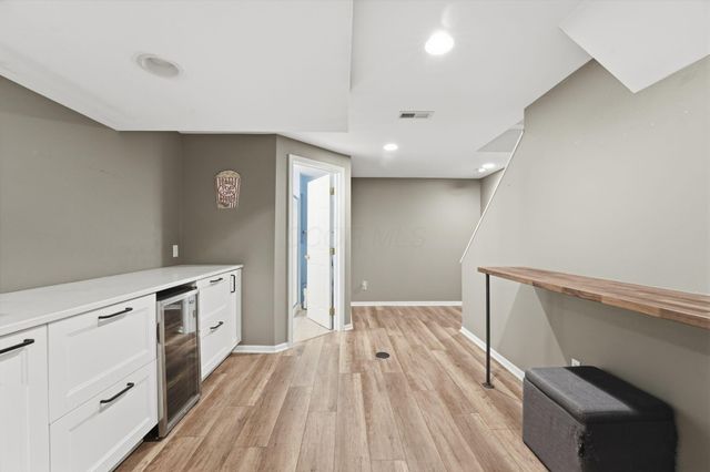 6895 Kellogg Drive, Powell, OH 43065