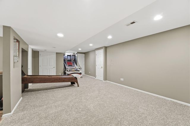 6895 Kellogg Drive, Powell, OH 43065