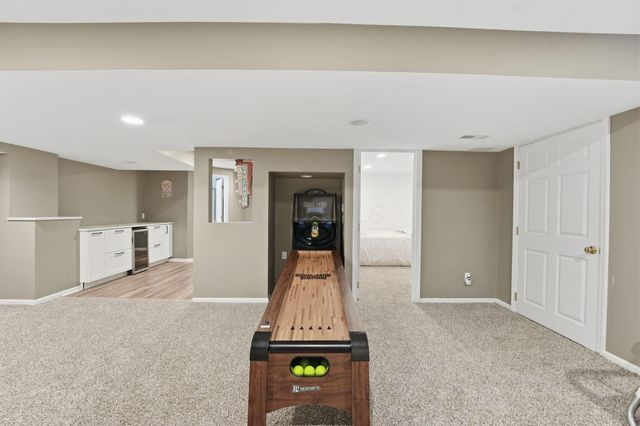 6895 Kellogg Drive, Powell, OH 43065