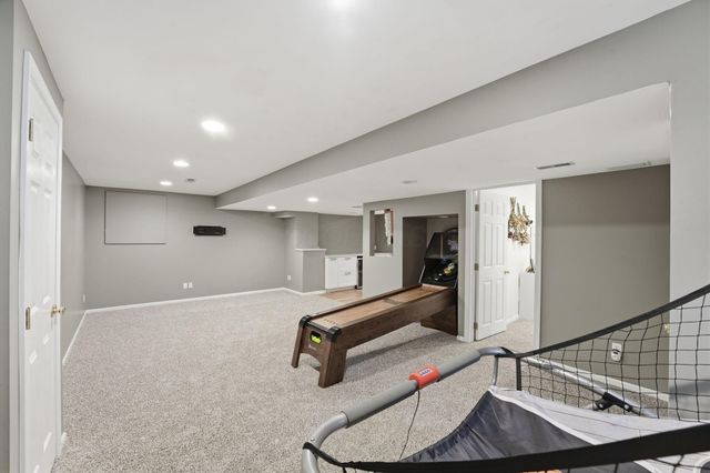 6895 Kellogg Drive, Powell, OH 43065