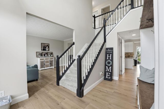 6895 Kellogg Drive, Powell, OH 43065