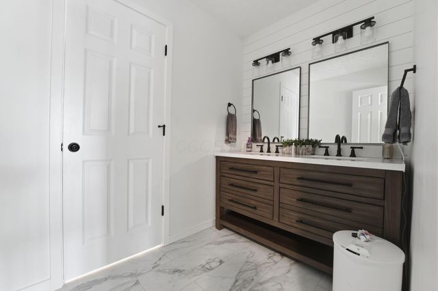 6895 Kellogg Drive, Powell, OH 43065