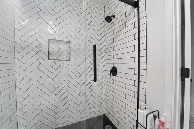 6895 Kellogg Drive, Powell, OH 43065