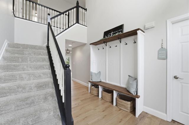 6895 Kellogg Drive, Powell, OH 43065