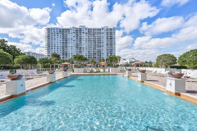 2801 NE 183rd Street 1607W, Aventura, FL 33160