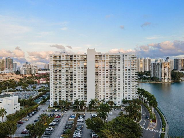 2801 NE 183rd Street 1607W, Aventura, FL 33160