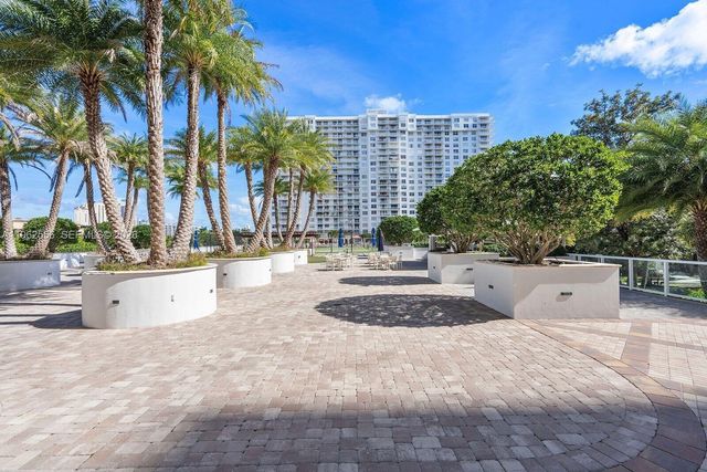 2801 NE 183rd Street 1607W, Aventura, FL 33160