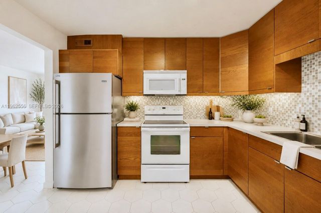 2801 NE 183rd Street 1607W, Aventura, FL 33160
