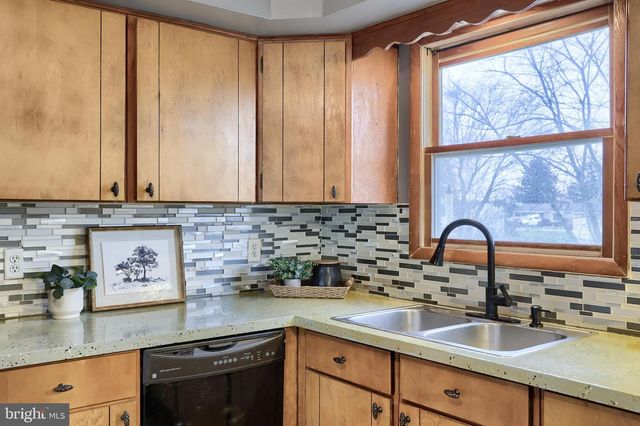 2624 DANIELLE DR, Dover, PA 17315