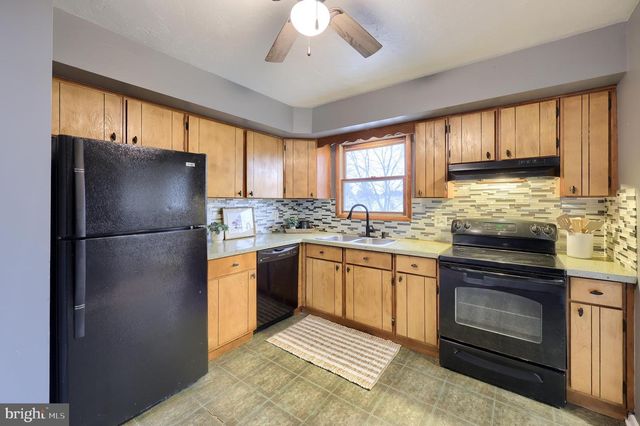 2624 DANIELLE DR, Dover, PA 17315