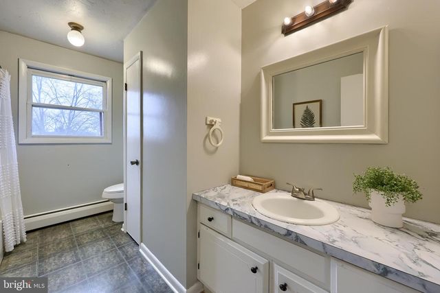 2624 DANIELLE DR, Dover, PA 17315