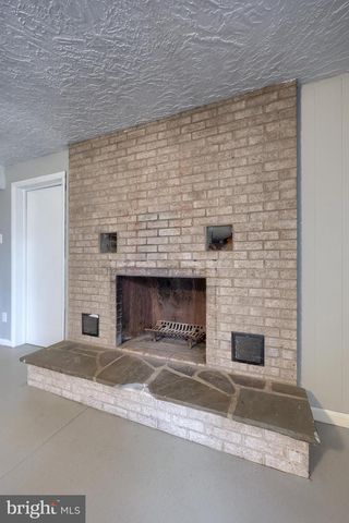 2624 DANIELLE DR, Dover, PA 17315