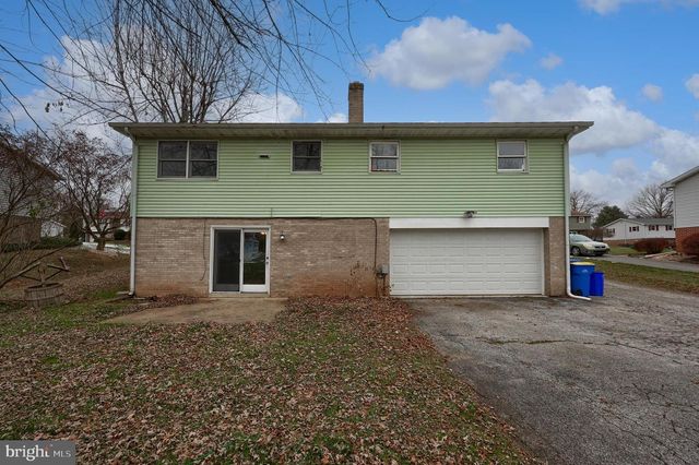 2624 DANIELLE DR, Dover, PA 17315