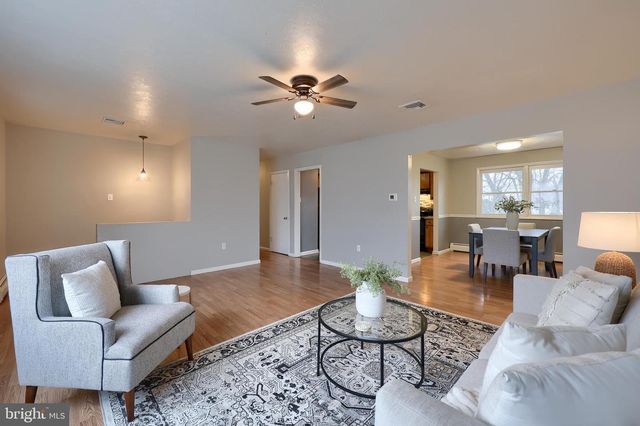 2624 DANIELLE DR, Dover, PA 17315