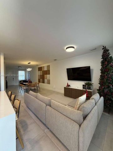 7187 NW 103 PATH 7187, Miami, FL 33178