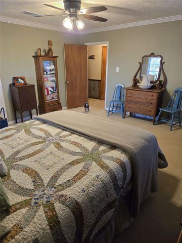 4450 Greenbriar Road, Madisonville, TX 77864