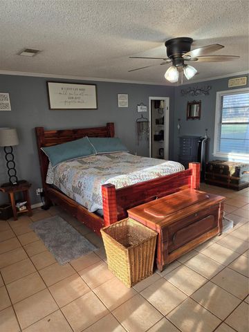 4450 Greenbriar Road, Madisonville, TX 77864