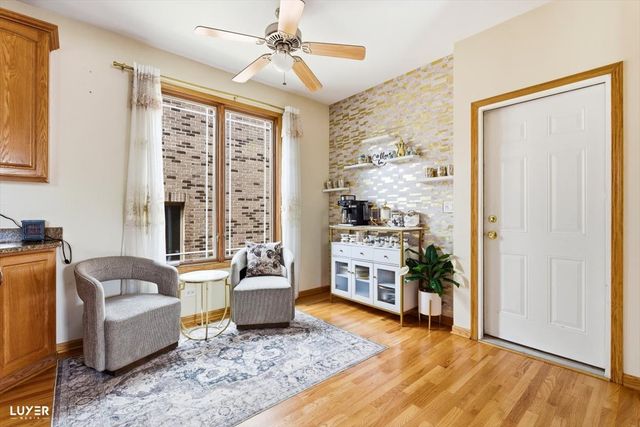 5900 W 90TH Street, Oak Lawn, IL 60453