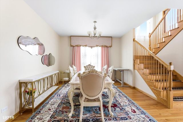 5900 W 90TH Street, Oak Lawn, IL 60453