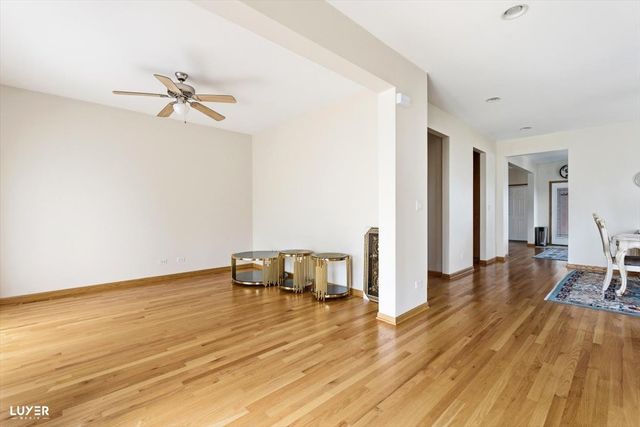 5900 W 90TH Street, Oak Lawn, IL 60453