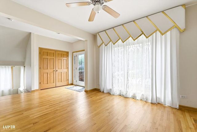 5900 W 90TH Street, Oak Lawn, IL 60453