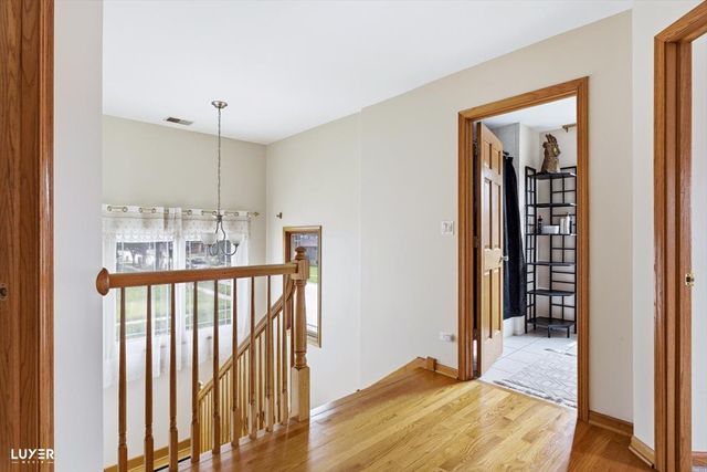 5900 W 90TH Street, Oak Lawn, IL 60453