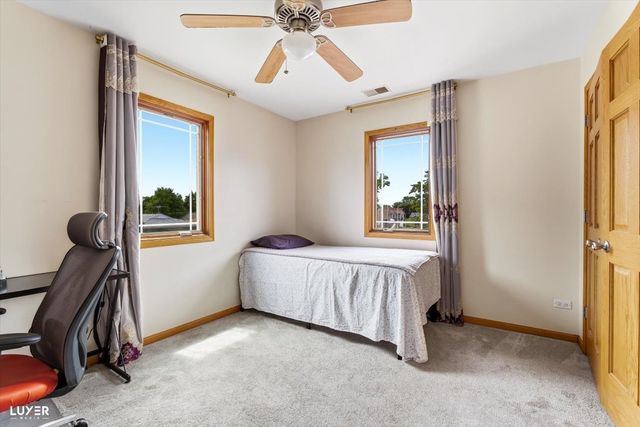 5900 W 90TH Street, Oak Lawn, IL 60453