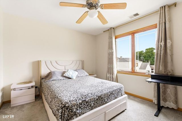 5900 W 90TH Street, Oak Lawn, IL 60453