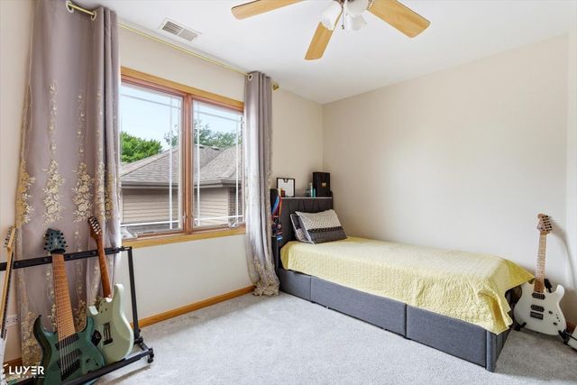 5900 W 90TH Street, Oak Lawn, IL 60453