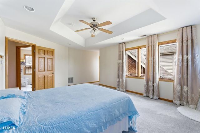 5900 W 90TH Street, Oak Lawn, IL 60453