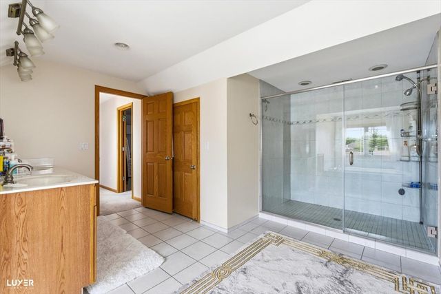 5900 W 90TH Street, Oak Lawn, IL 60453