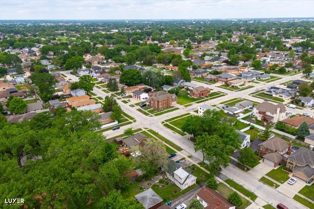 5900 W 90TH Street, Oak Lawn, IL 60453