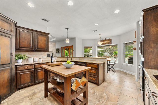 106 Starlight TRL, Georgetown, TX 78633