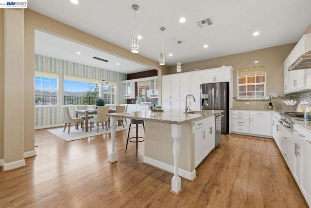 3871 Highpointe Ct, Dublin, CA 94568