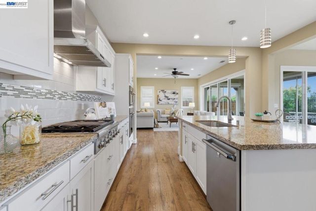 3871 Highpointe Ct, Dublin, CA 94568