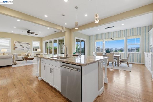 3871 Highpointe Ct, Dublin, CA 94568