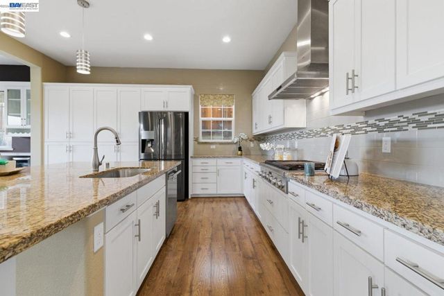 3871 Highpointe Ct, Dublin, CA 94568