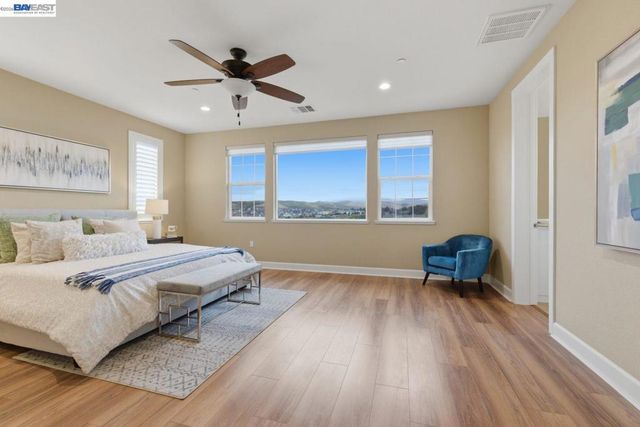 3871 Highpointe Ct, Dublin, CA 94568