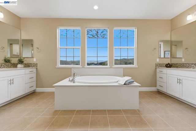 3871 Highpointe Ct, Dublin, CA 94568
