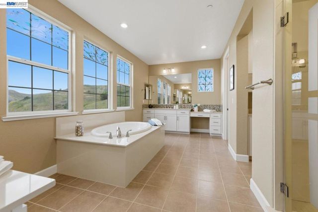3871 Highpointe Ct, Dublin, CA 94568
