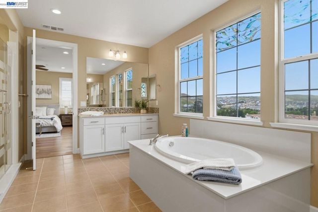 3871 Highpointe Ct, Dublin, CA 94568