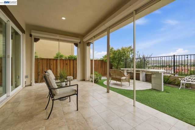 3871 Highpointe Ct, Dublin, CA 94568