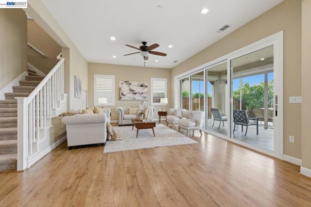 3871 Highpointe Ct, Dublin, CA 94568