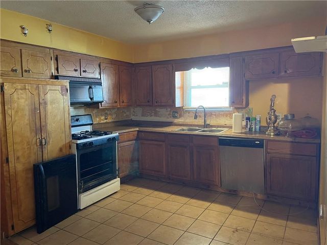 1810 N 60th Street, Kansas City, KS 66102