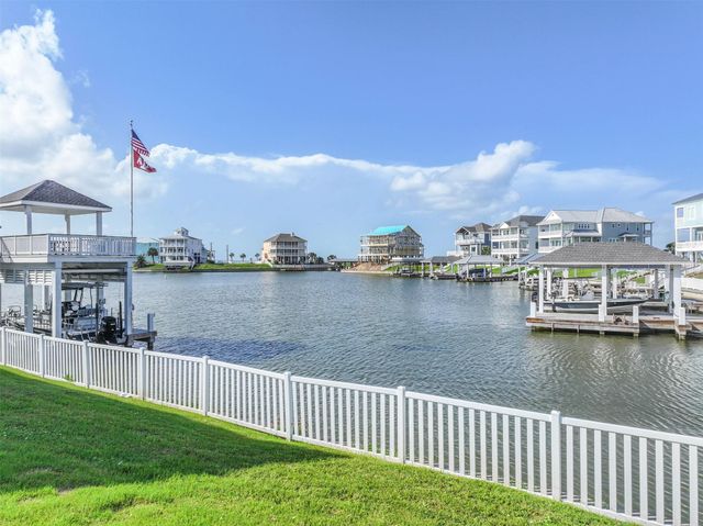 4119 Bluewing Teal Court, Galveston, TX 77554