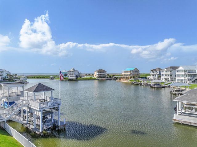 4119 Bluewing Teal Court, Galveston, TX 77554