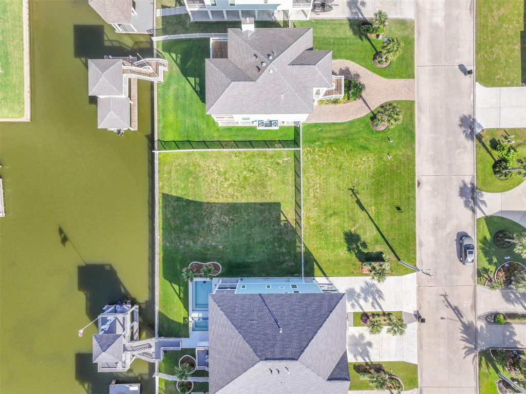 4119 Bluewing Teal Court, Galveston, TX 77554