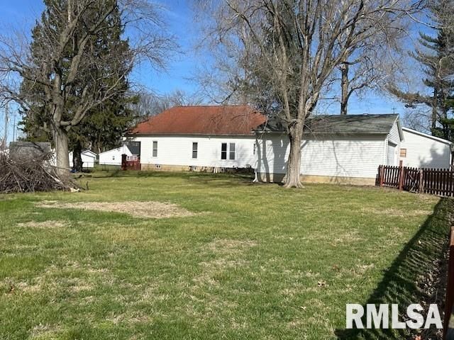 1120 E PARK Street, Taylorville, IL 62568